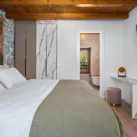 Charming Perina With Private Heated Pool