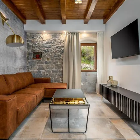 Charming Perina With Private Heated Pool Tugare