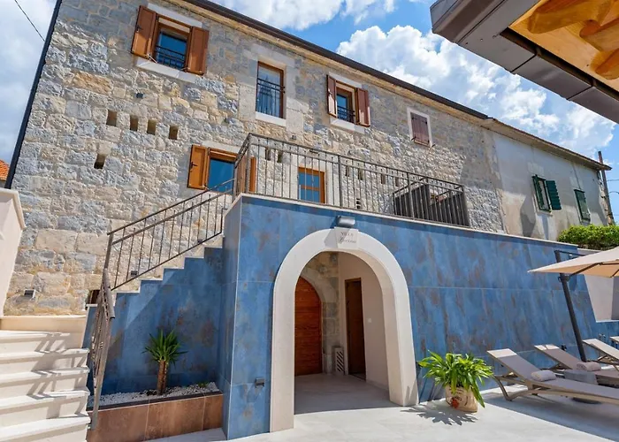 Charming Perina With Private Heated Pool Tugare