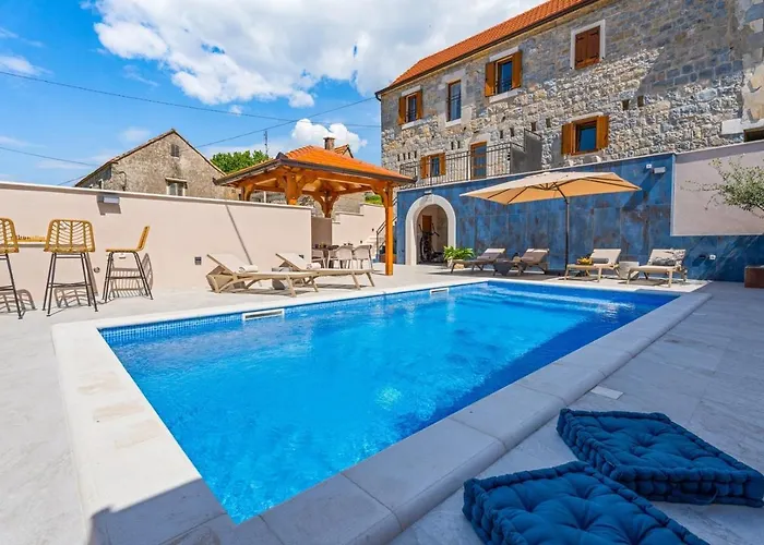 Charming Perina With Private Heated Pool Вилла *