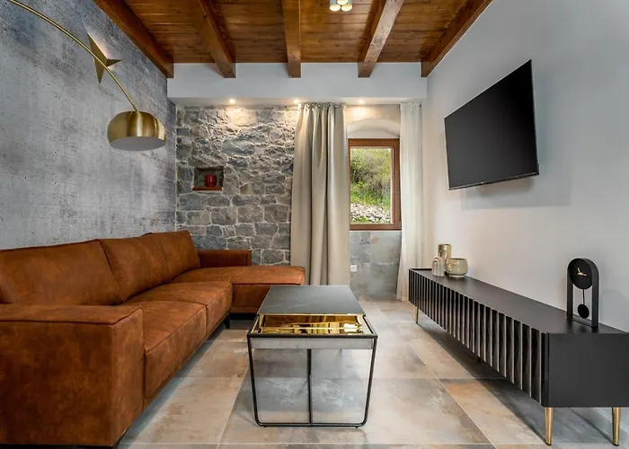 Charming Perina With Private Heated Pool Tugare