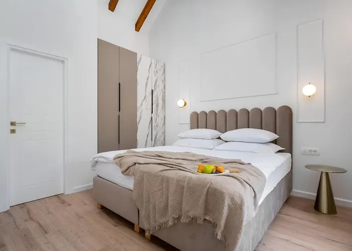 Charming Perina With Private Heated Pool Tugare