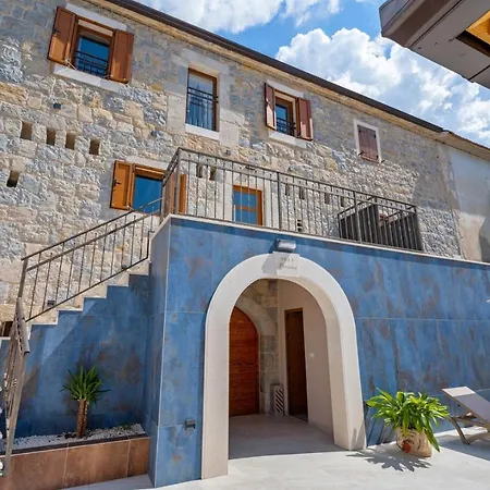 Charming Perina With Private Heated Pool Tugare