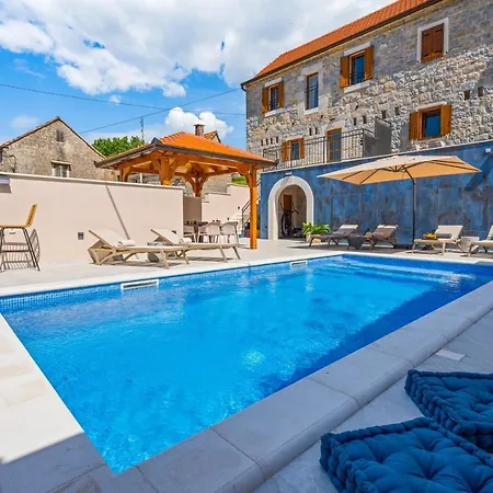 New! Charming Perina With Private Heated Pool Villa *