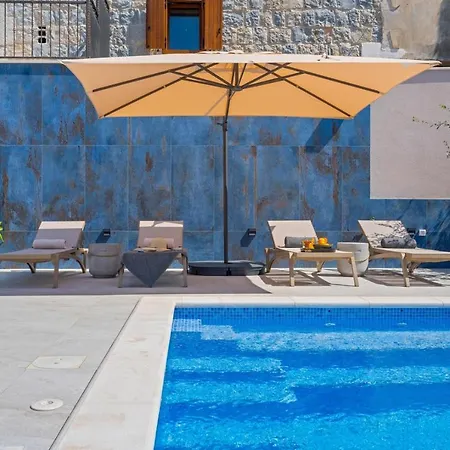 New! Charming Perina With Private Heated Pool Villa Tugare