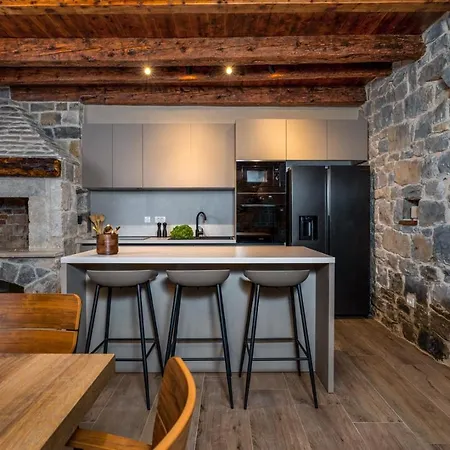 Charming Perina With Private Heated Pool * Tugare