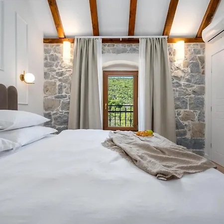 New! Charming Perina With Private Heated Pool Villa Tugare