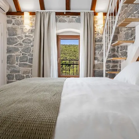 וילה Charming Perina With Private Heated Pool