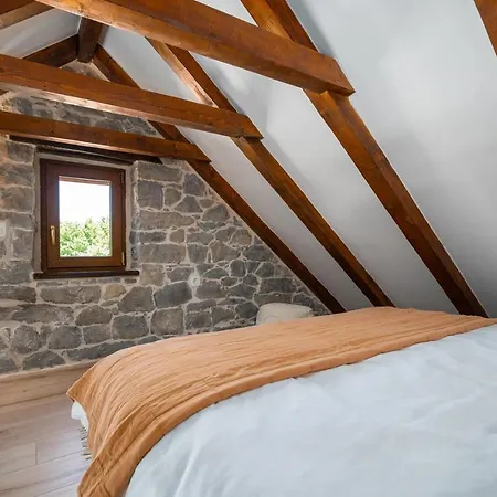فيلة Charming Perina With Private Heated Pool