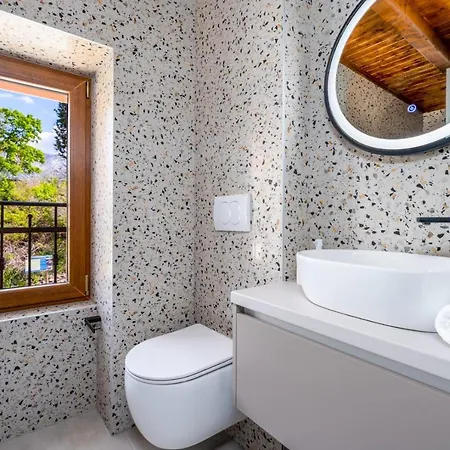 Charming Perina With Private Heated Pool *