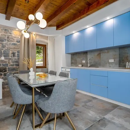 Charming Perina With Private Heated Pool