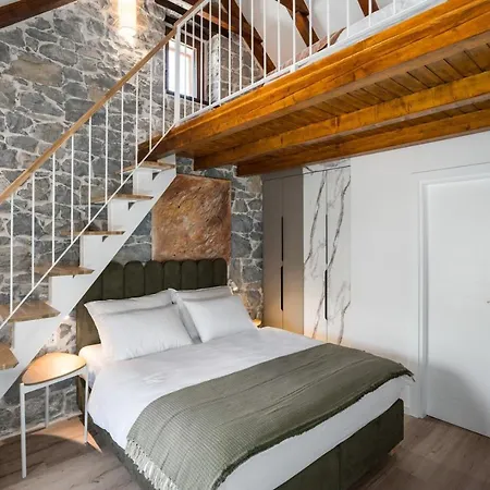 Charming Perina With Private Heated Pool Villa