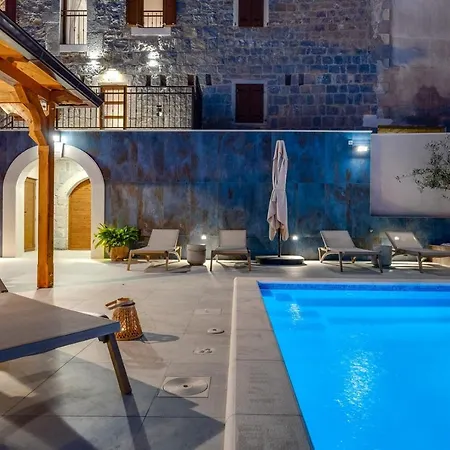 Charming Perina With Private Heated Pool וילה Tugare