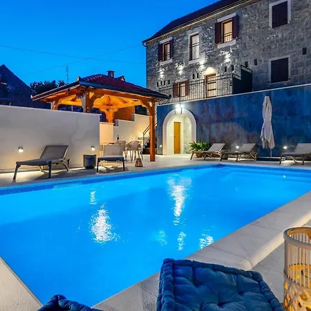Charming Perina With Private Heated Pool וילה *