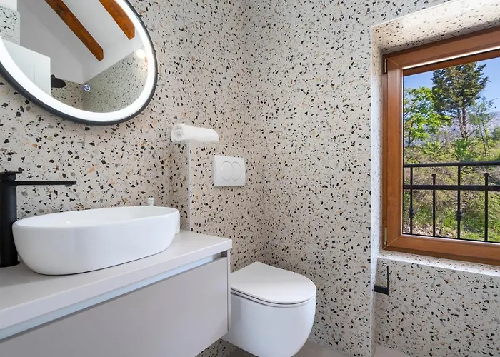 Charming Perina With Private Heated Pool Tugare