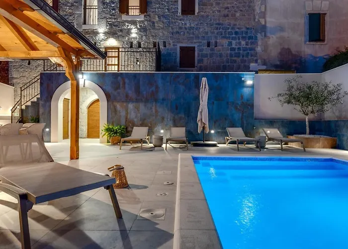 Charming Perina With Private Heated Pool Willa Tugare